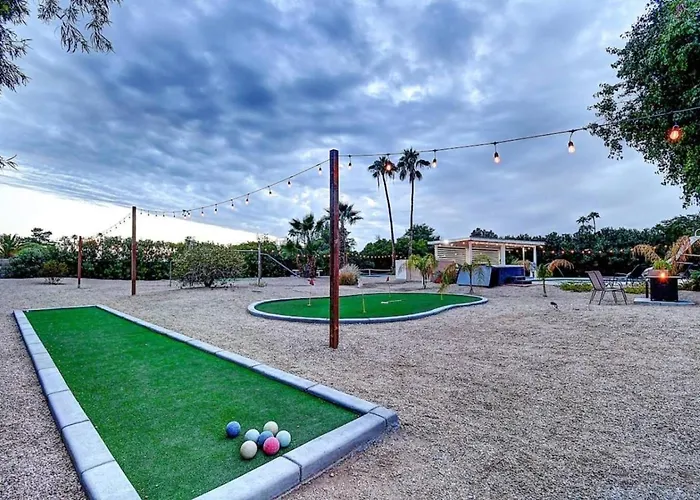 8 Large Bedrooms Heated Pool Sport Court) * Scottsdale